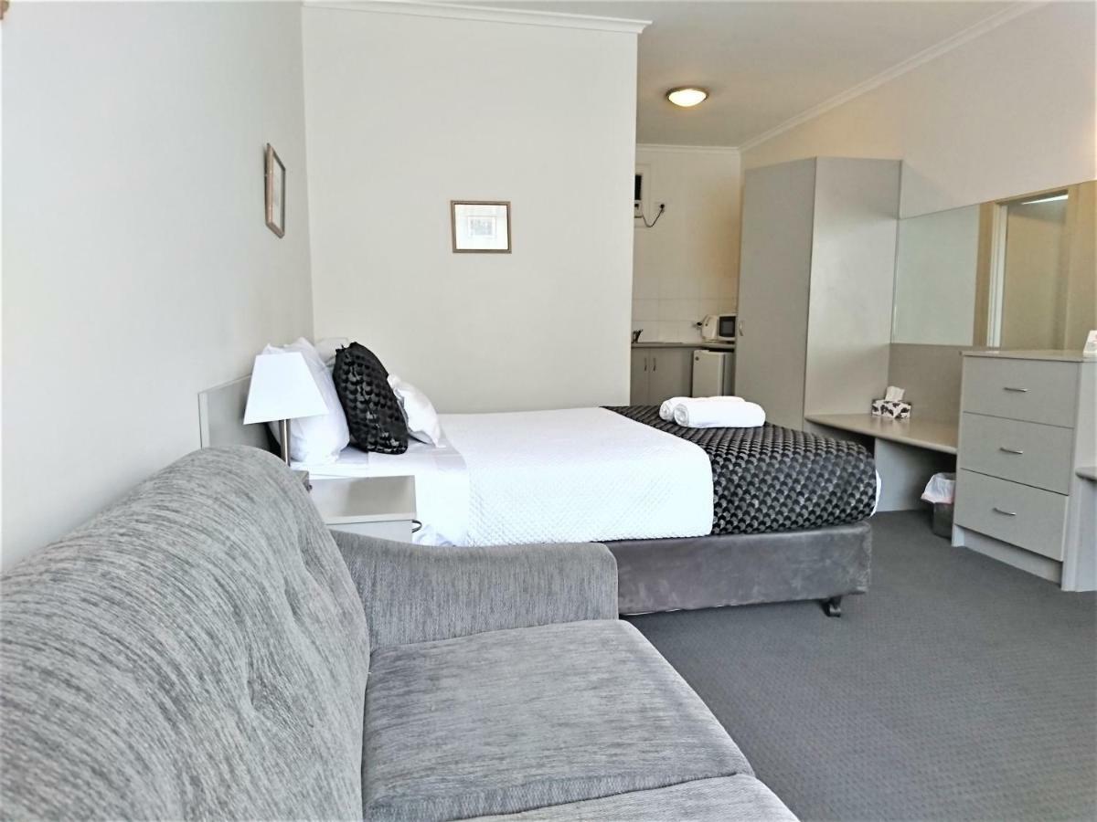 Glenelg Beach Gateway Studio Apartment Exterior foto