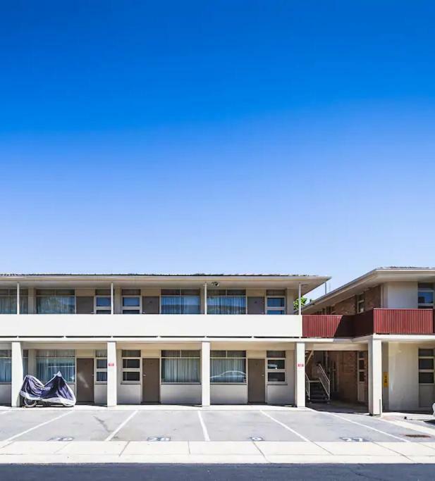 Glenelg Beach Gateway Studio Apartment Exterior foto